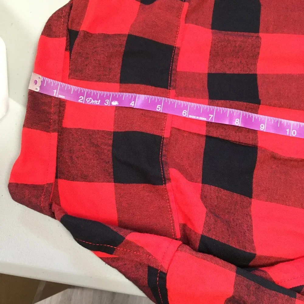 Boys Cat & Jack Long Sleeve Button Down Red & Black Plaid Shirt - LH (12/14)